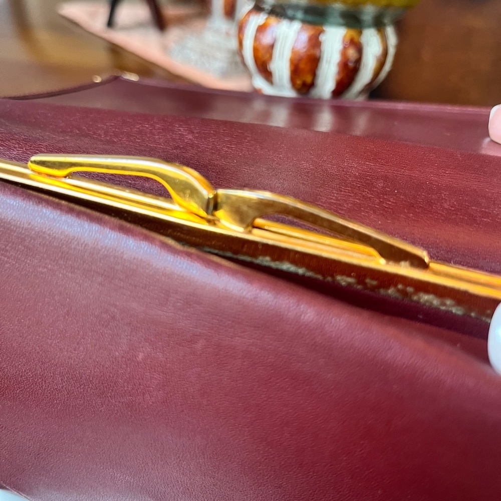 Cartier Paris Vintage Envelope Leather Clutch in Bordeaux w/Kisslock Gold Detail - Picture 10 of 16